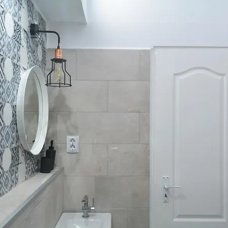 The Hidden Mark-2bdr Ap In Downtown