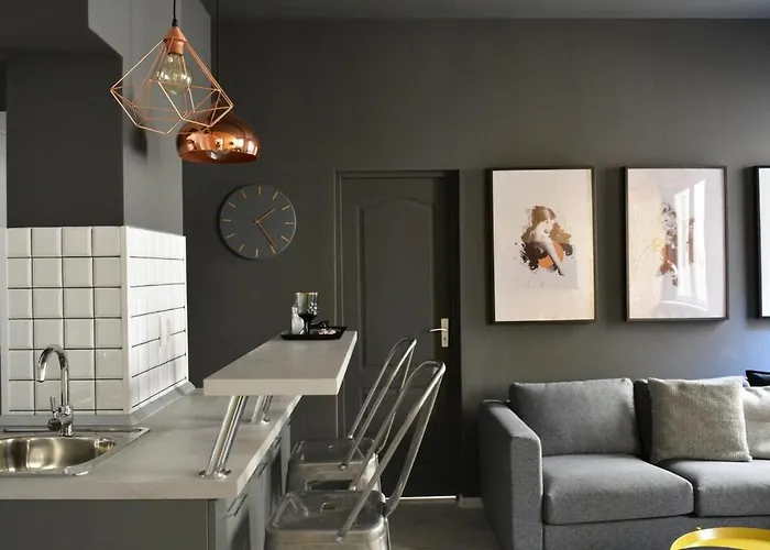 The Hidden Mark-2bdr Ap In Downtown