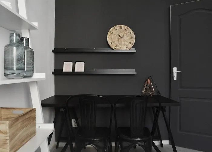 The Hidden Mark-2bdr Ap In Downtown *