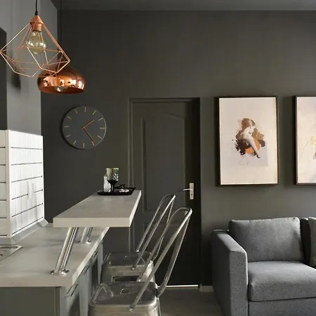 The Hidden Mark-2bdr Ap In Downtown